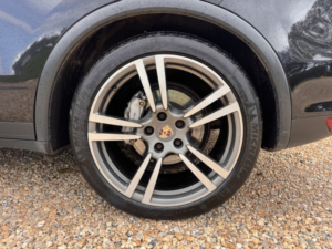 2013 Porsche Cayenne 3.0 H V6 S in Black — image 4