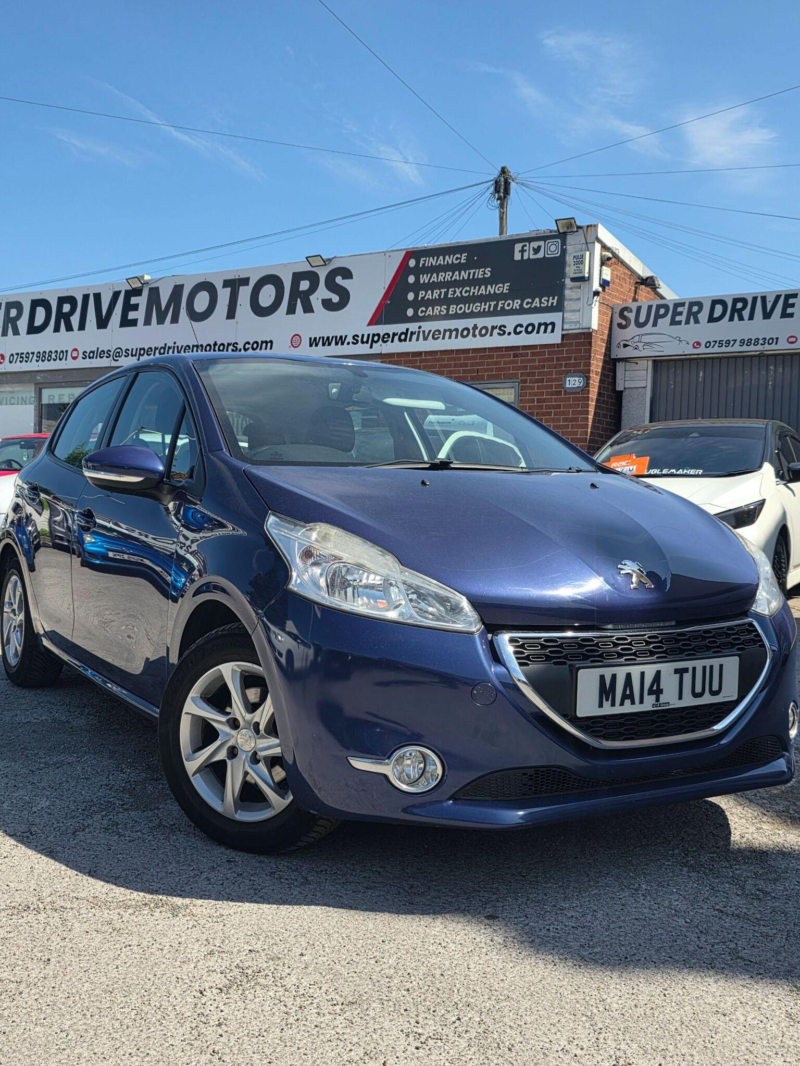 2014 Peugeot 208 1.2 Vti Active Euro 5 5dr in Blue — image 1