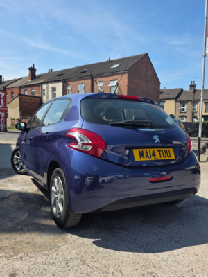 2014 Peugeot 208 1.2 Vti Active Euro 5 5dr in Blue — image 4