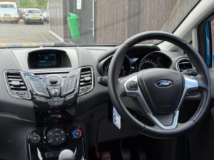 2013 Ford Fiesta 1.0t Ecoboost Zetec Euro 5 (s/s) 5dr in Blue — image 4