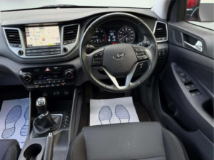 2016 Hyundai Tucson 1.7 Crdi Blue Drive Se Nav Euro 6 (s/s) 5dr in Red — image 4