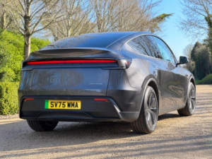 2025 Tesla Model Y 84.7kwh Long Range Auto Rwd 5dr in Grey — image 4