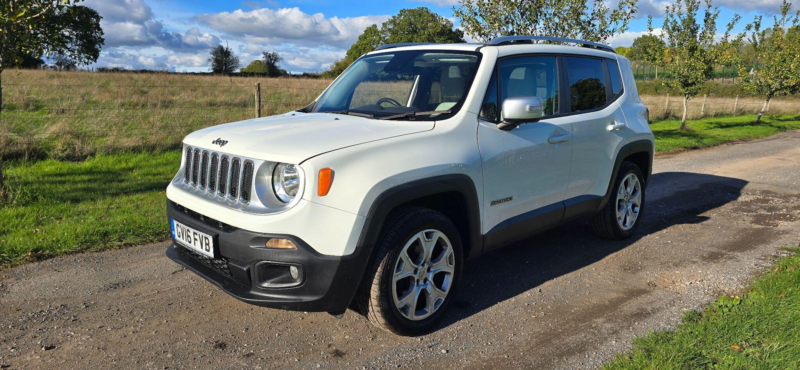 2016 Jeep Renegade 2.0 Multijetii Limited SUV 5dr Diesel Auto 4WD Euro 6 (s/s) (140 Ps) in White — image 1