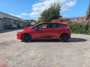 2016 Renault Clio 1.5 Dci Dynamique S Nav Euro 6 (s/s) 5dr in Red — image 6