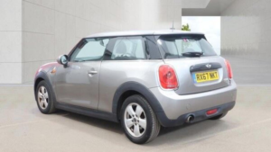 2017 MINI Hatch 1.5 Cooper Euro 6 (s/s) 3dr in Silver — image 5