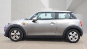 2017 MINI Hatch 1.5 Cooper Euro 6 (s/s) 3dr in Silver — image 6