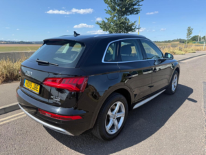 2019 Audi Q5 2.0 Tdi 40 Sport S Tronic Quattro Euro 6 (s/s) 5dr in Black — image 3