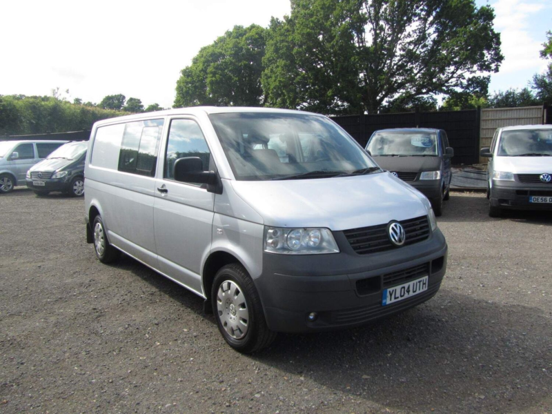 2004 Volkswagen Transporter 2.5 Tdi T30 Kombi L3 H1 4dr in Silver — image 1