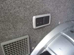 2004 Volkswagen Transporter 2.5 Tdi T30 Kombi L3 H1 4dr in Silver — image 3
