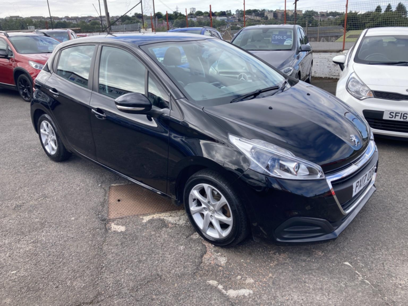 2017 Peugeot 208 1.2 Puretech Active in Black — image 1