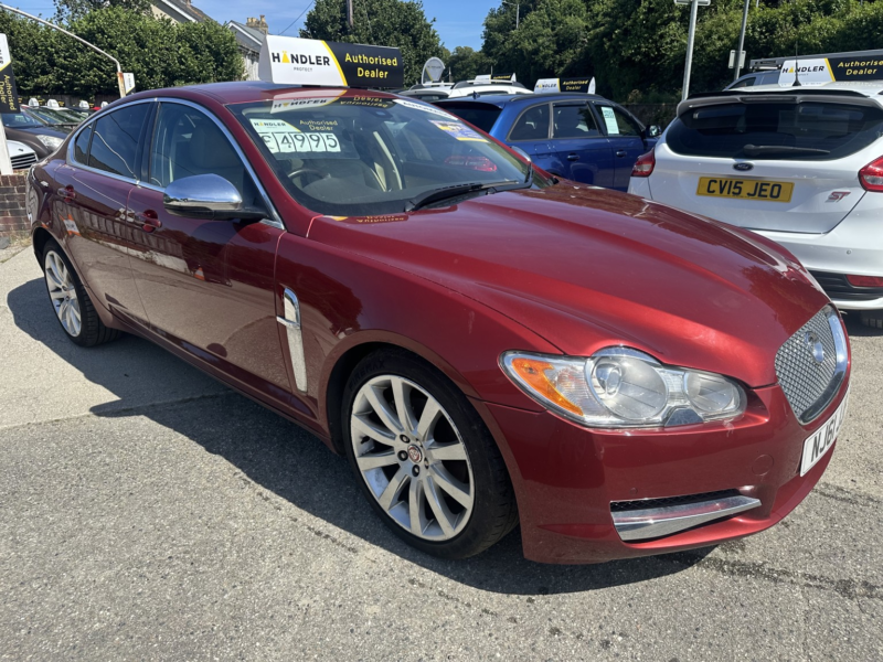2011 Jaguar Xf 3.0 D V6 Premium Luxury in Red — image 1