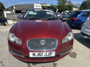 2011 Jaguar Xf 3.0 D V6 Premium Luxury in Red — image 3