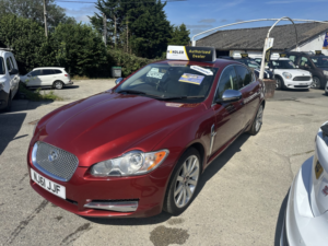 2011 Jaguar Xf 3.0 D V6 Premium Luxury in Red — image 4