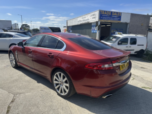 2011 Jaguar Xf 3.0 D V6 Premium Luxury in Red — image 5