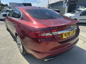 2011 Jaguar Xf 3.0 D V6 Premium Luxury in Red — image 6
