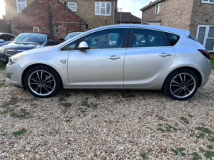 2010 Vauxhall Astra 1.7 Cdti Sri in Silver — image 2