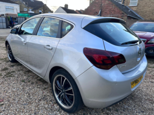 2010 Vauxhall Astra 1.7 Cdti Sri in Silver — image 5