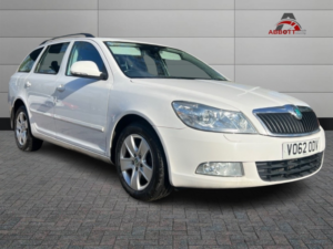 2012 Skoda Octavia 1.6 Tdi Elegance in White — image 2