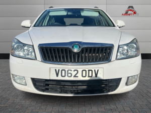 2012 Skoda Octavia 1.6 Tdi Elegance in White — image 3