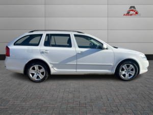2012 Skoda Octavia 1.6 Tdi Elegance in White — image 5
