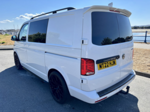 2022 Volkswagen Transporter T6.1 2.0 Bitdi Highline Kombi 4motion 204 Auto in White — image 4