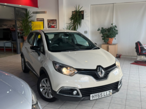 2015 Renault Captur 1.5 Expression+ Dci 90 in White — image 4