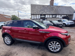 2016 Land Rover Range Rover Evoque Td4 Se in Red — image 5
