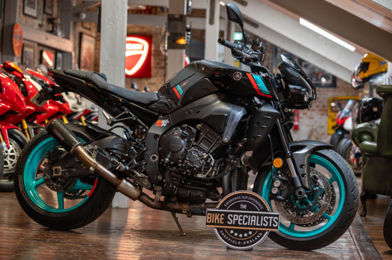 2024 Yamaha Mt-10 *stunning Example* in Grey — image 1