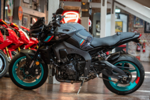 2024 Yamaha Mt-10 *stunning Example* in Grey — image 3