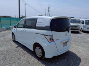 2013 Honda Freed 1.5 Hybrid 5dr in White — image 3
