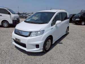 2013 Honda Freed 1.5 Hybrid 5dr in White — image 4