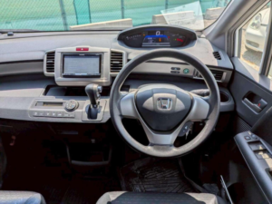2013 Honda Freed 1.5 Hybrid 5dr in White — image 6