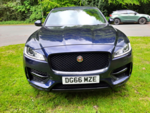 2016 Jaguar F-Pace 2.0 D180 R-Sport in Blue — image 3
