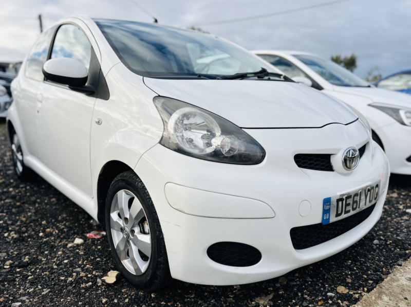 2011 Toyota Aygo 1.0 Vvt-I Go in White — image 1