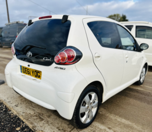 2011 Toyota Aygo 1.0 Vvt-I Go in White — image 6
