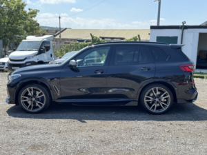 2019 BMW X5 3.0 X5 M50d in Black — image 4