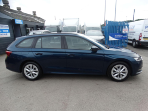 2022 Skoda Octavia 2.0 Tdi Se Technology Euro 6 (s/s) 5dr in Blue — image 4