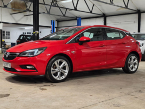 2017 Vauxhall Astra 1.4i Sri Nav Euro 6 5dr in Red — image 5