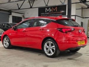 2017 Vauxhall Astra 1.4i Sri Nav Euro 6 5dr in Red — image 6