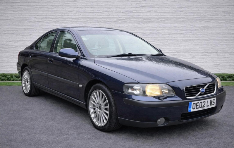 2002 Volvo S60 2.0t Se 4dr in Blue — image 1