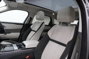 2019 Land Rover Range Rover Velar 3.0 D300 Se Auto 4WD Euro 6 (s/s) 5dr in Black — image 2