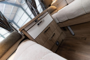 2015 Coachman Laser Laser 620/4 in White — image 2