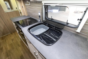 2015 Coachman Laser Laser 620/4 in White — image 6