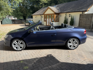 2013 Volkswagen Eos 2.0 Tdi Bluemotion Tech Sport Automatic in Blue — image 5