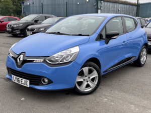 2016 Renault Clio 1.5 Dynamique Nav Dci 90 in Blue — image 3