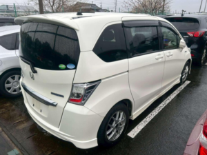 2013 Honda Freed 1.5 Hybrid Just Selection 5dr 7 Seats in White — image 3