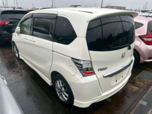 2013 Honda Freed 1.5 Hybrid Just Selection 5dr 7 Seats in White — image 5