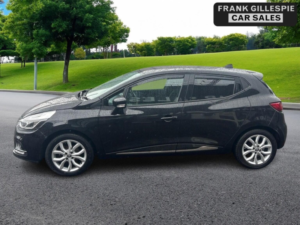 2017 Renault Clio 1.2 16v Dynamique Nav Euro 6 5dr in Black — image 2