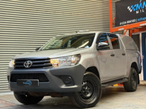 2020 Toyota Hilux 2.4 D-4d Active 4WD Euro 6 4dr (3.5t) in Silver — image 4