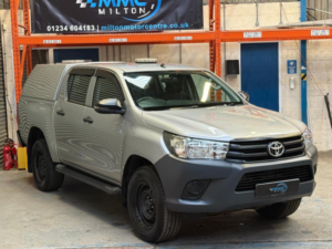 2020 Toyota Hilux 2.4 D-4d Active 4WD Euro 6 4dr (3.5t) in Silver — image 5